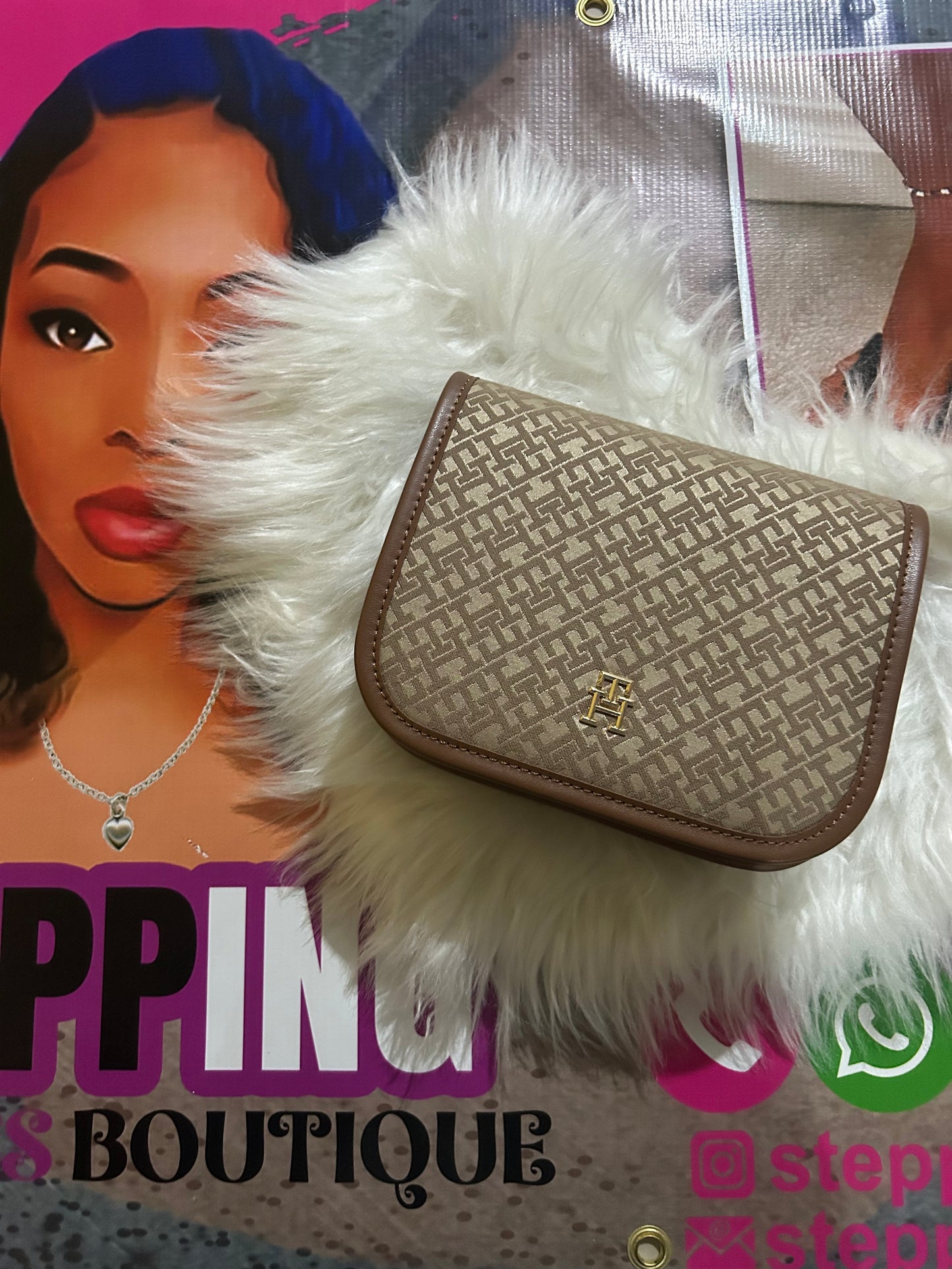 Tommy Hilfiger side bag