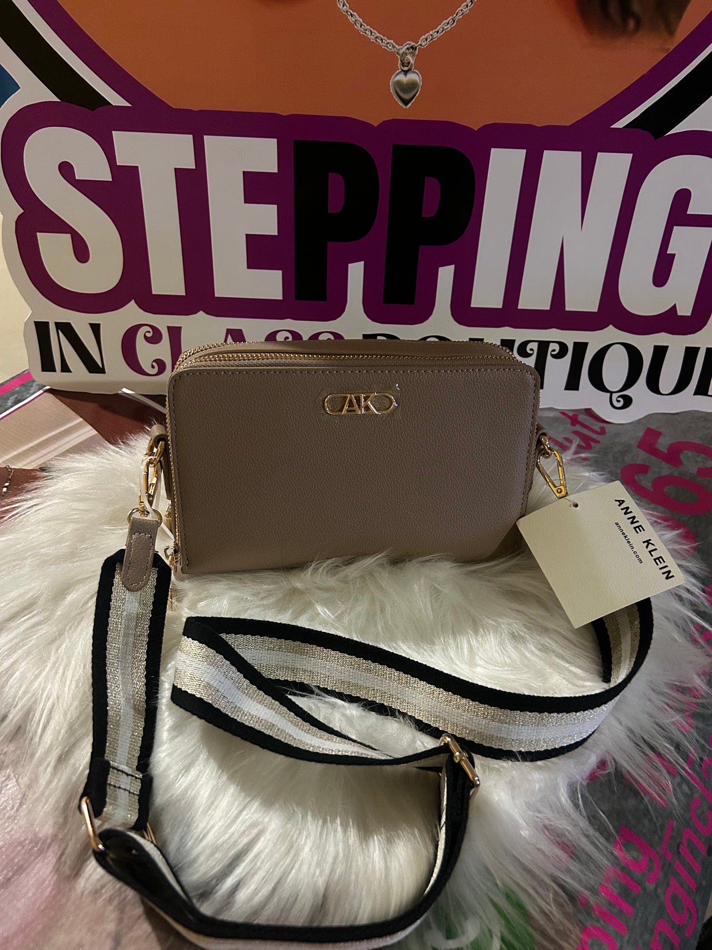Ann Klein side/clutch bag