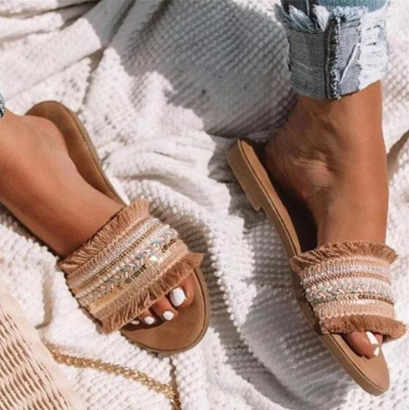 Brown frill slide