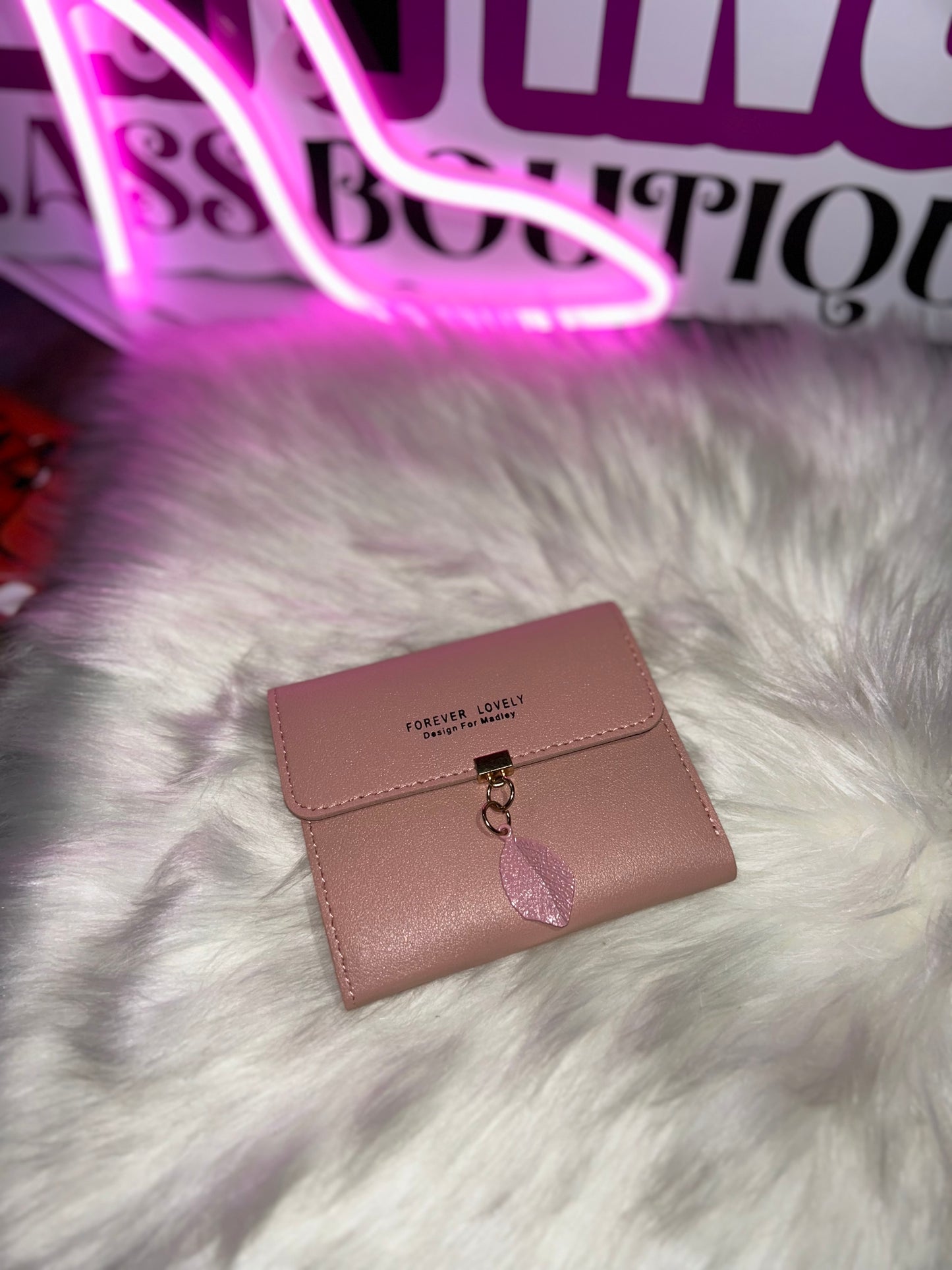 Pink leaf pendant mini wallet