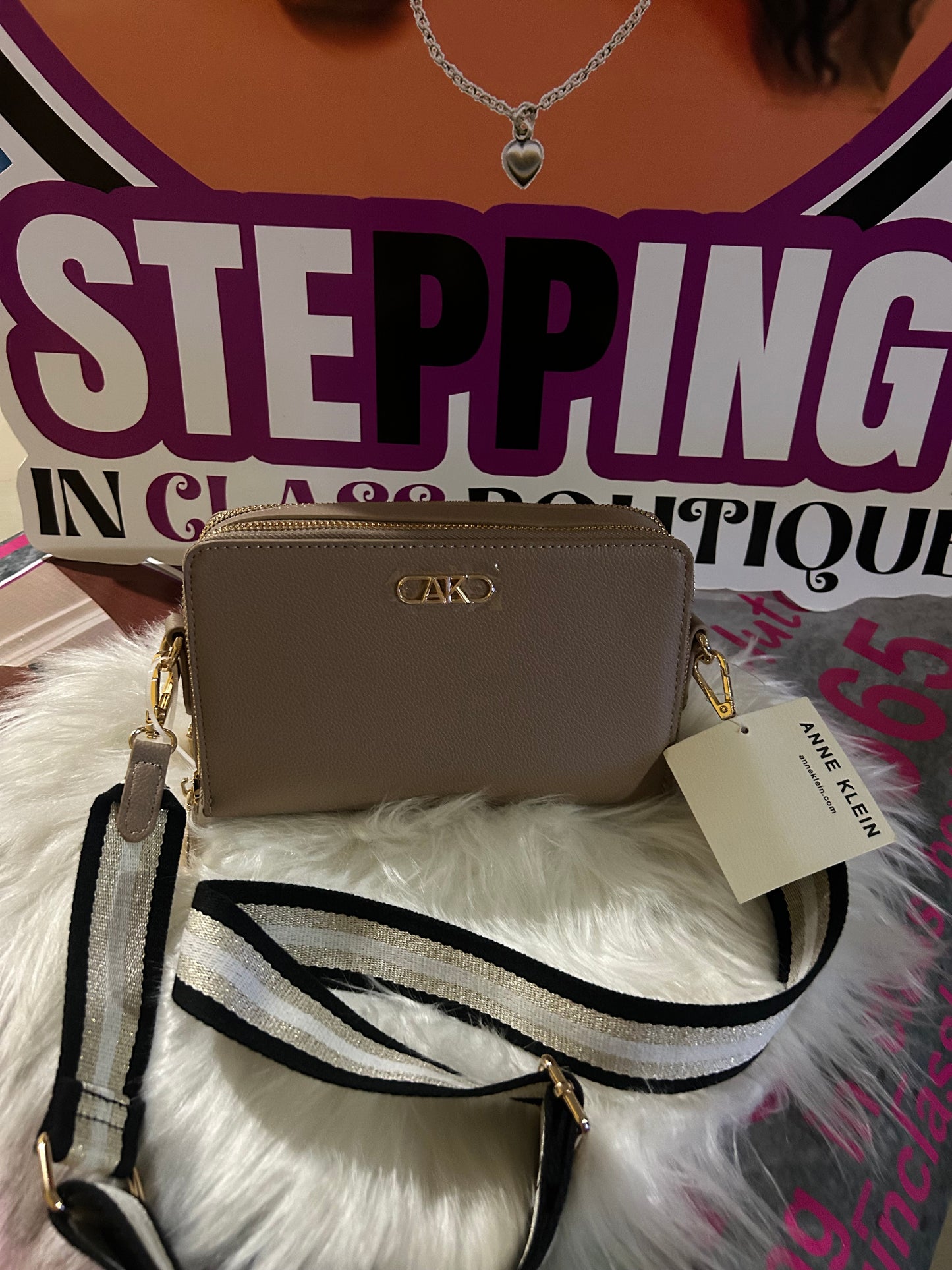 Ann Klein side/clutch bag