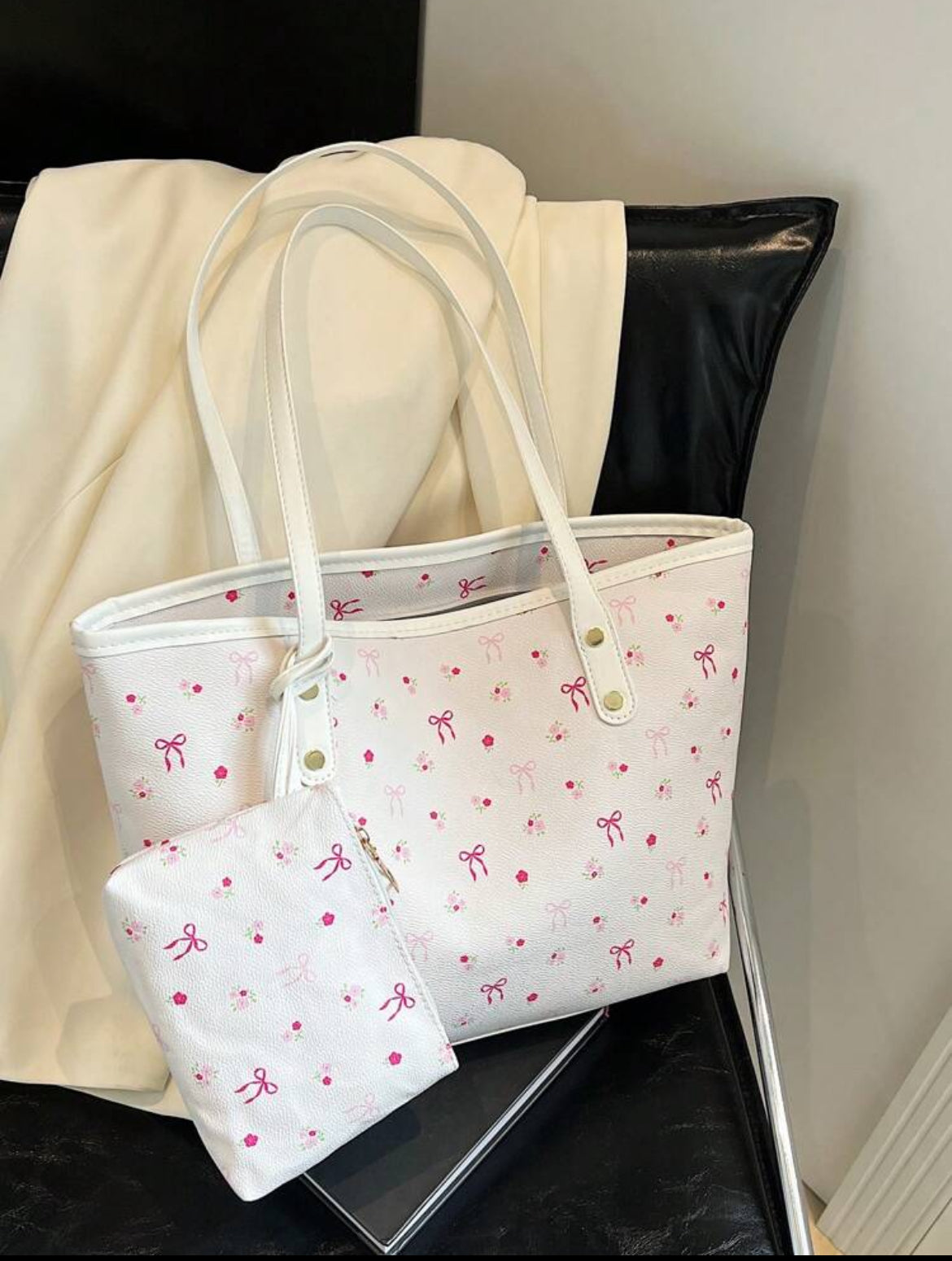 White two piece bow tote bag 🎀