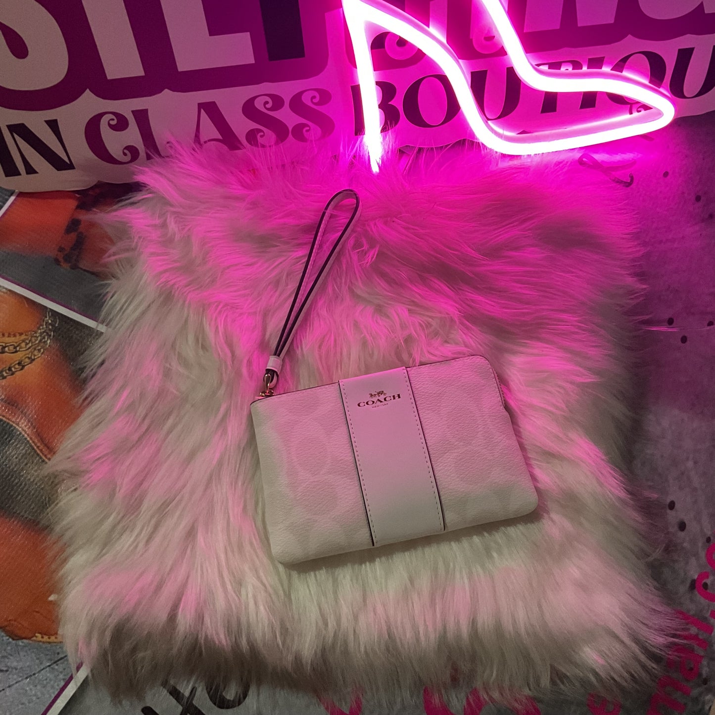 Coach Wristlet (white)