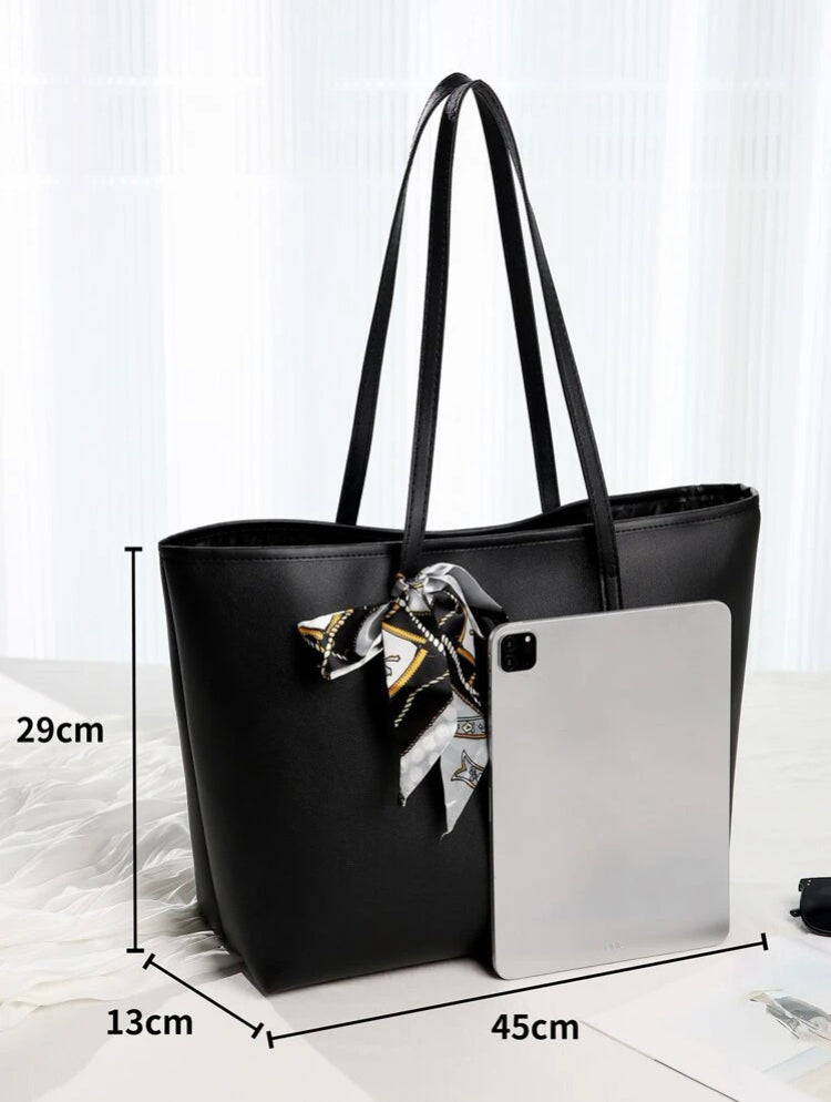 Black tote with bow